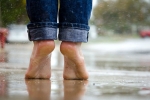 keep your feet neat and clean, keep feet neat and clean in monsoon, 4 steps to follow to keep your feet neat and clean in monsoon, Flip flop