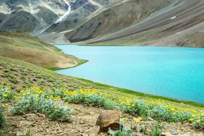 How to Reach the Stunning Chandratal Lake?