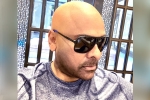 Chiranjeevi head tonsured, Chiranjeevi bald head, chiranjeevi surprises tollywood in a new look, Kcr Chiranjeevi head tonsured, Chiranjeevi bald head, chiranjeevi surprises tollywood in a new look, Kcr