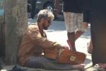 Sonu Nigam beggar, Sonu Nigam beggar, sonu nigam turns roadside ustad, Being indian