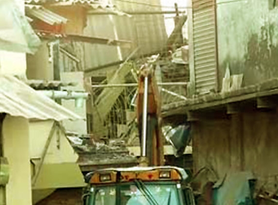 Mumbai wall collapse kills five, injures three...