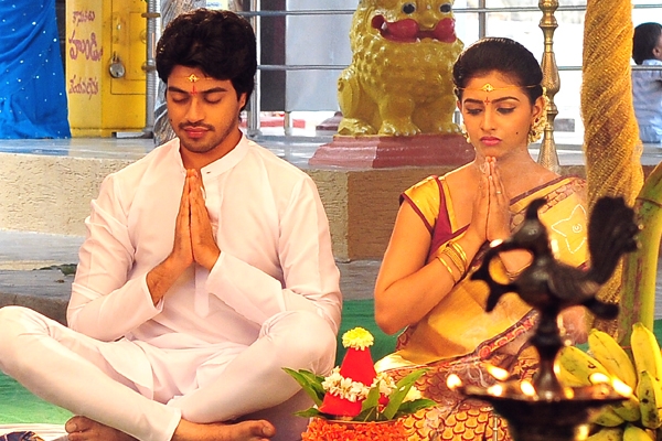 Rojulu Marayi Movie Review