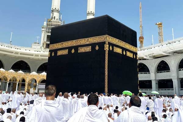 Saudi Arabia Temporarily Bans Visas for India and 13 Other Countries