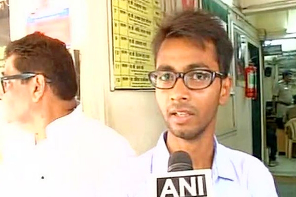 Zeeshan Khan, who was rejected for a job},{Zeeshan Khan, who was rejected for a job