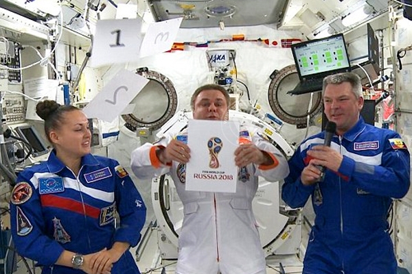 Russian Astronauts Unveil Logo},{Russian Astronauts Unveil Logo