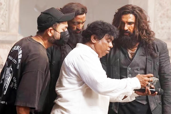 400 Stuntmen Worked On Dhurandhar Action Episodes 400 Stuntmen Worked On Dhurandhar Action Episodes